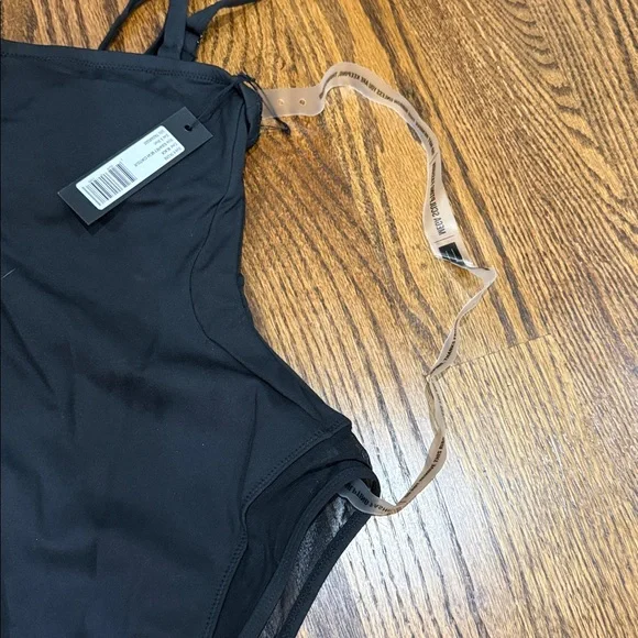 Elegant Black One-Piece Swimsuit - Picture 5 of 8